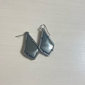 Kendra Scott gray earrings